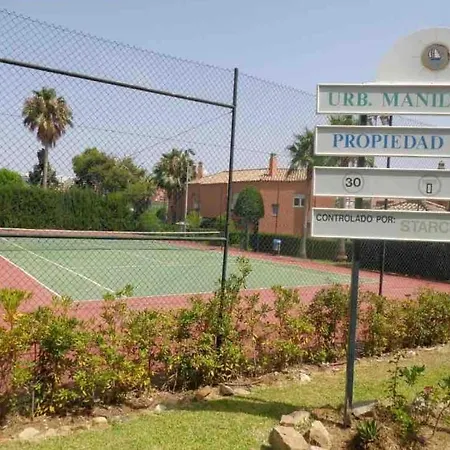 Manilva Beach: Your Costa Del Sol Getaway! Holiday home Castillo de Sabinillas